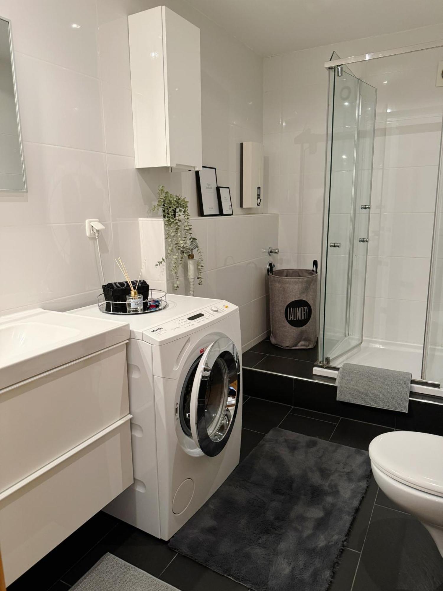 Appartement 90m2 I I Netflix I Wifi I Free Parking I Lia Hannover