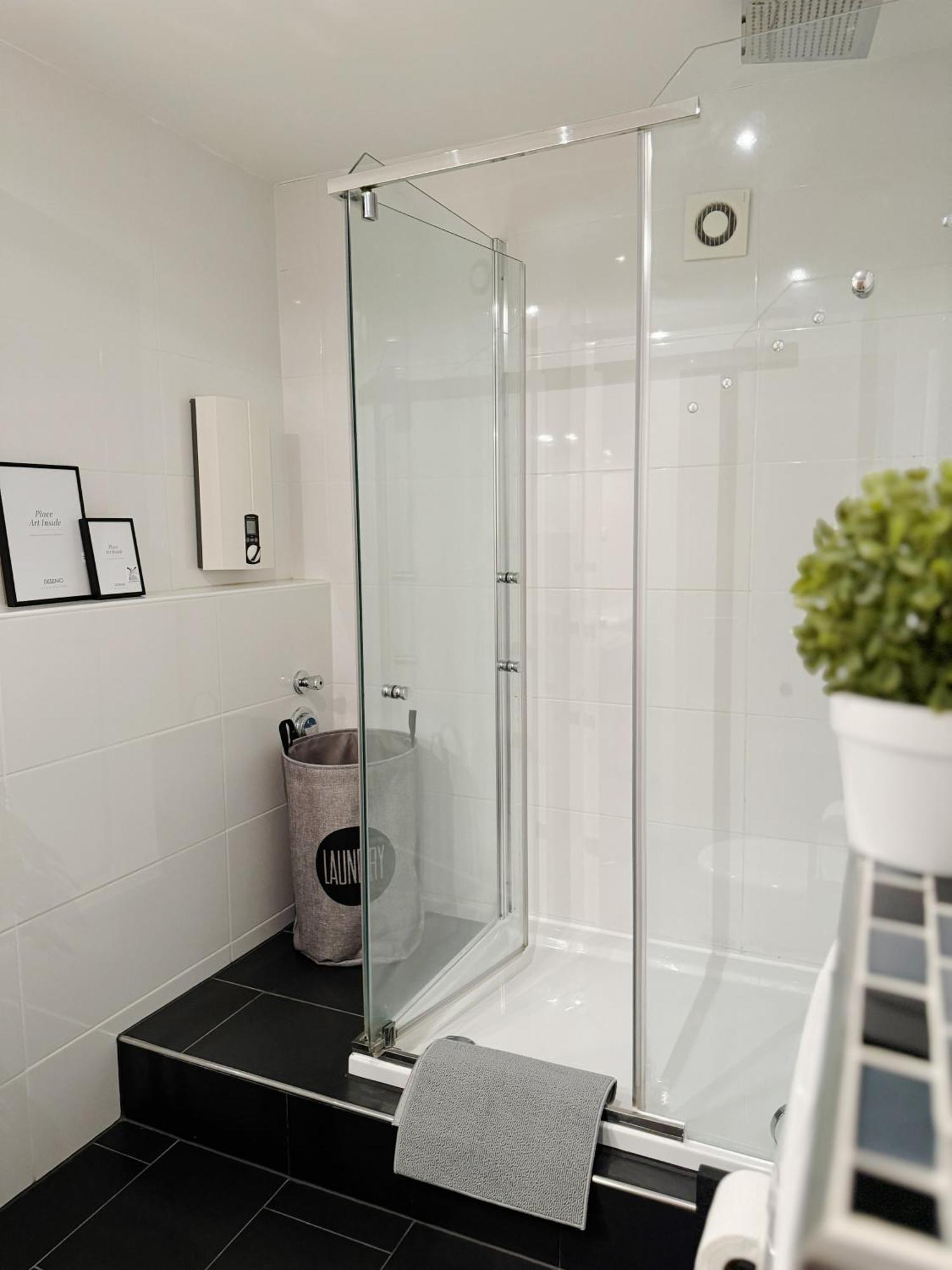 Appartement 90m2 I I Netflix I Wifi I Free Parking I Lia Hannover